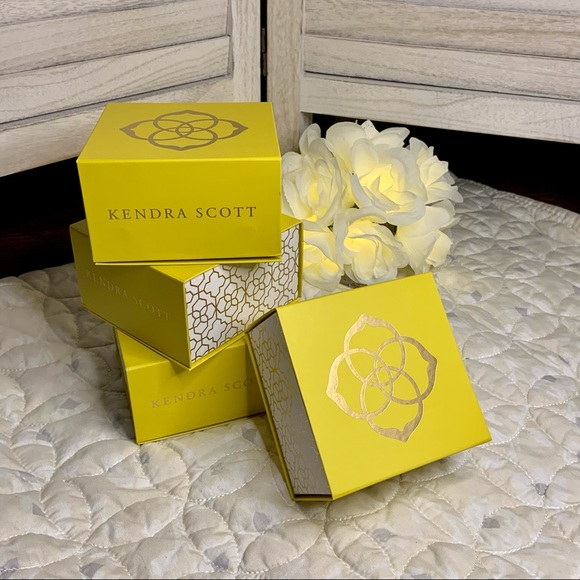 Kendra Scott Jewelry - New Kendra Scott Gift Boxes with Ribbon